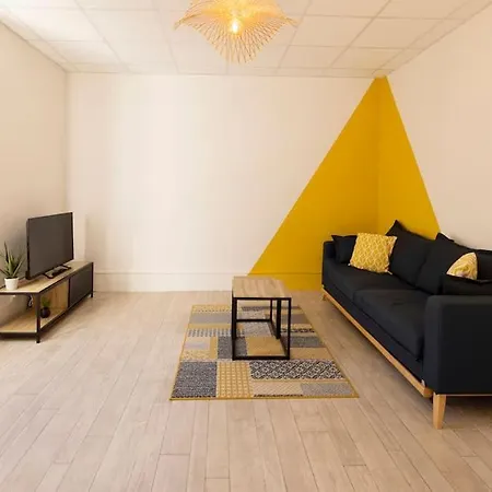 Le Cosy C - T2 Tout Equipe - Centre-Ville Gare Montluçon Buitenkant foto